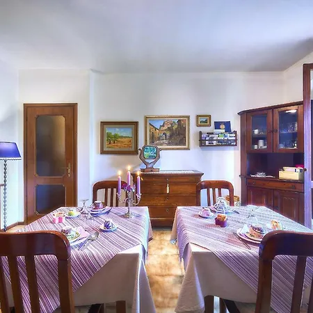 לינה וארוחת בוקר Casa Fernanda *